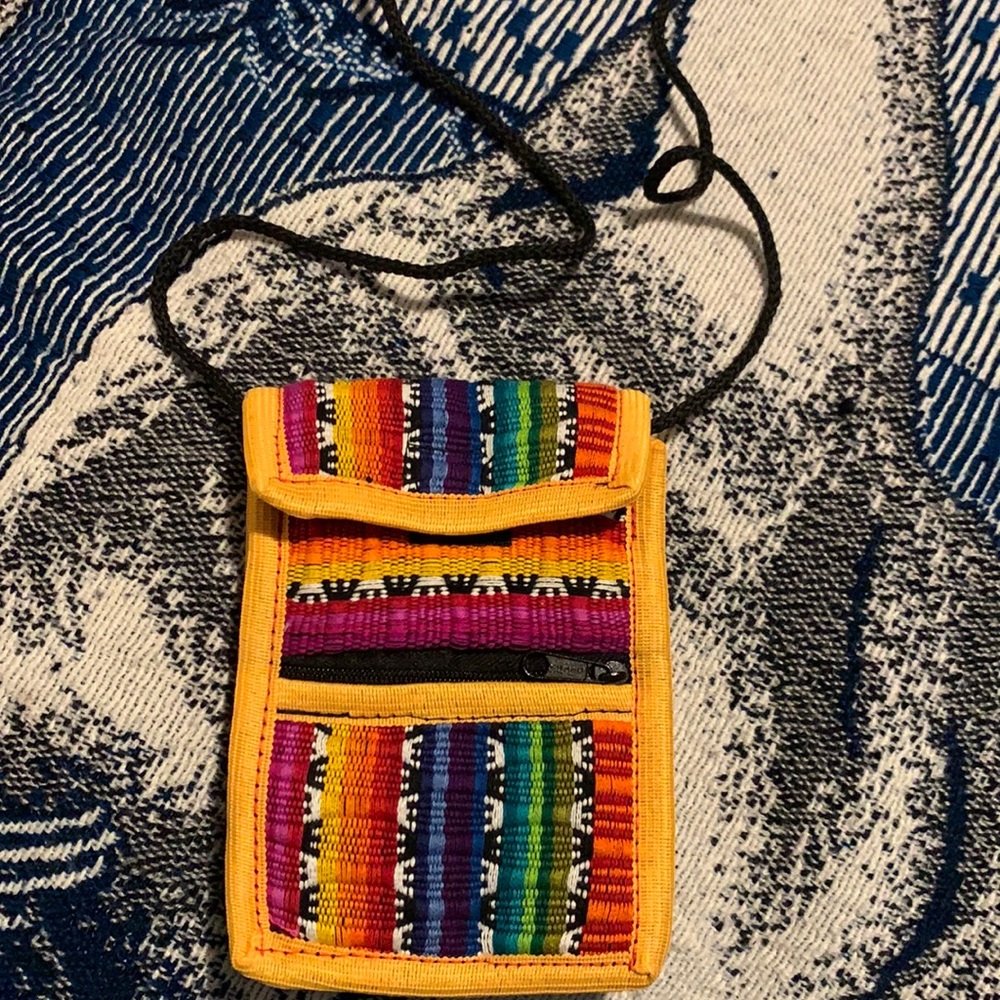 Neck pouch